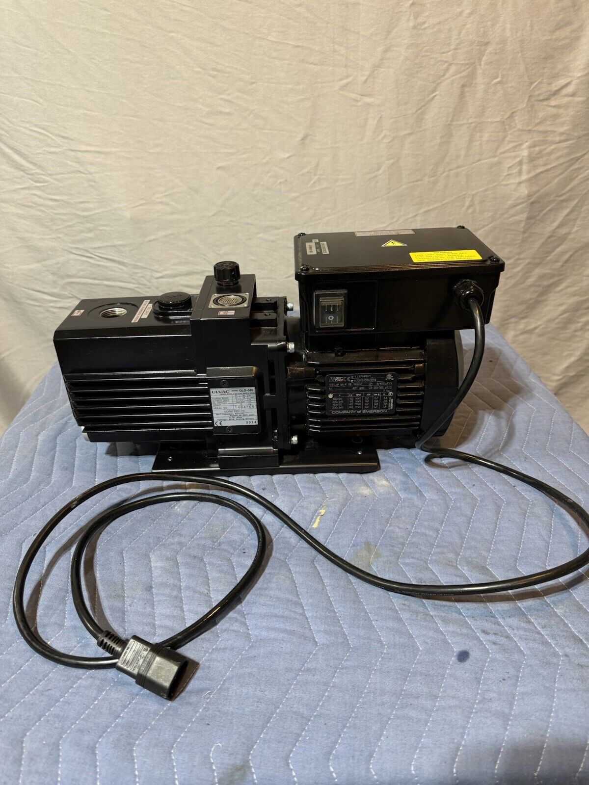 ULVAC Vacuum Pump Model GLD-040