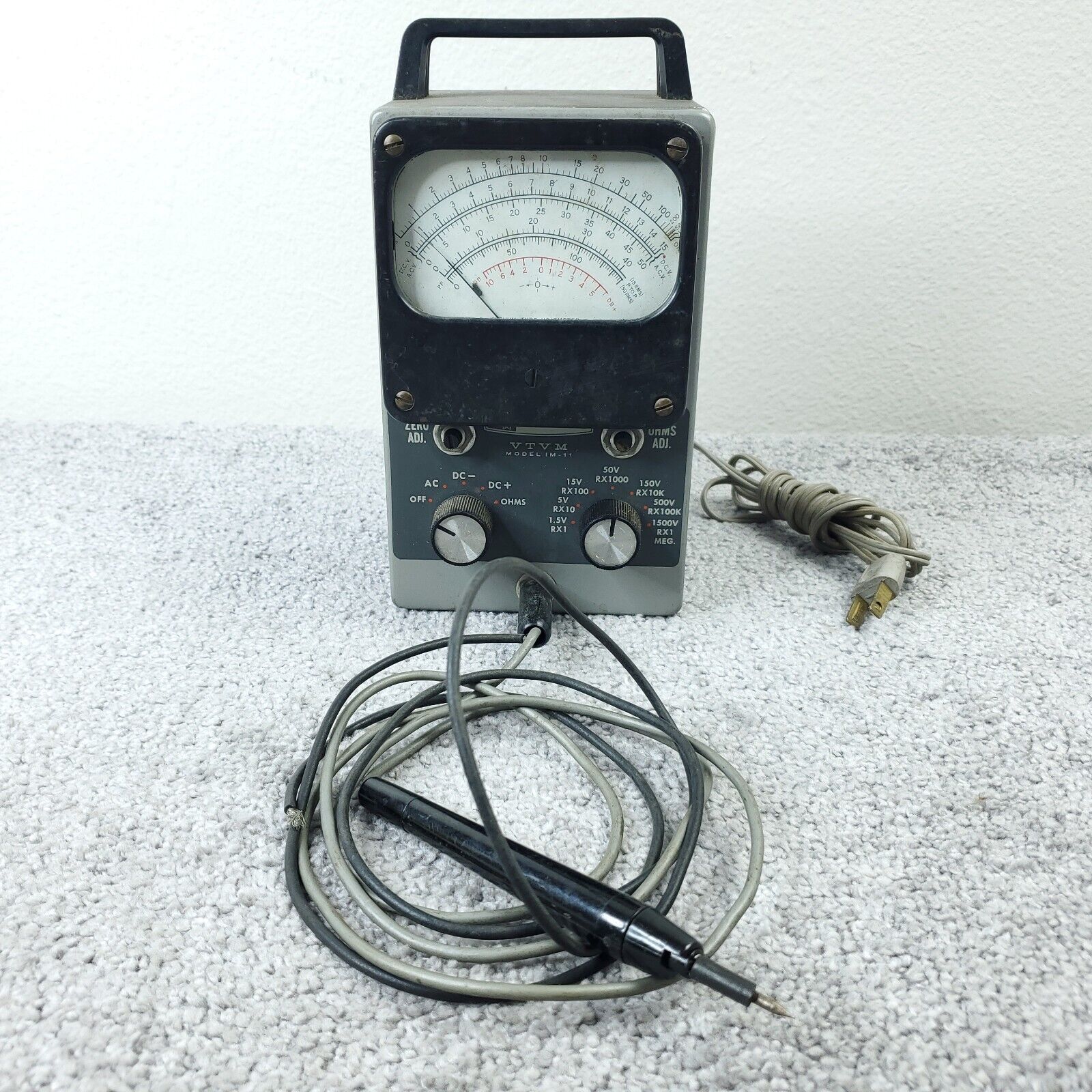 Vintage Heathkit VTVM Model IM-11 Vacuum Tube Volt Meter Portable Not Working