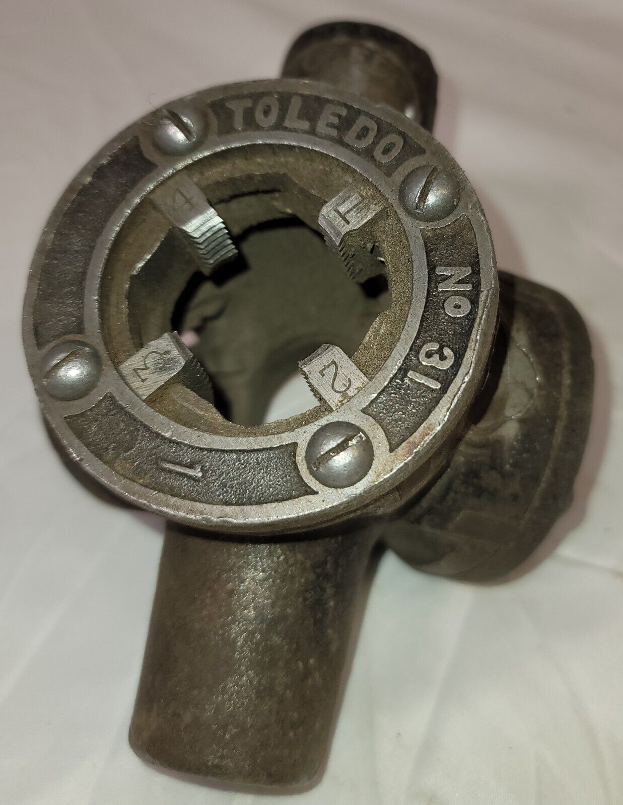 Vintage TOLEDO No. 31 Combination pipe threader.  1\