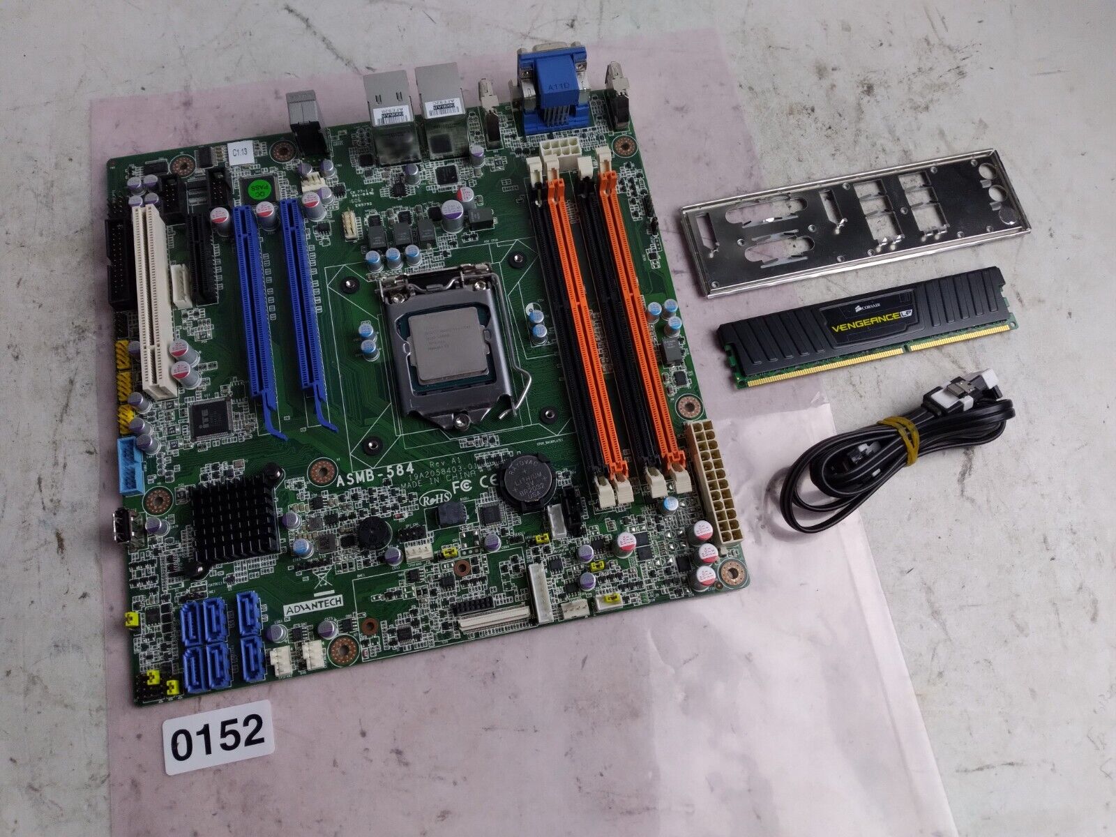 ADVANTECH ASMB-584 w/Xeon E3-1275 v3@3.50 Ghz, 8GB RAM, 2x SATA Cables & IO