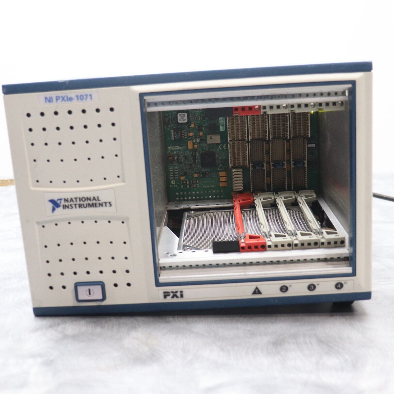 National Instruments, NI PXIE-1071 Chassis