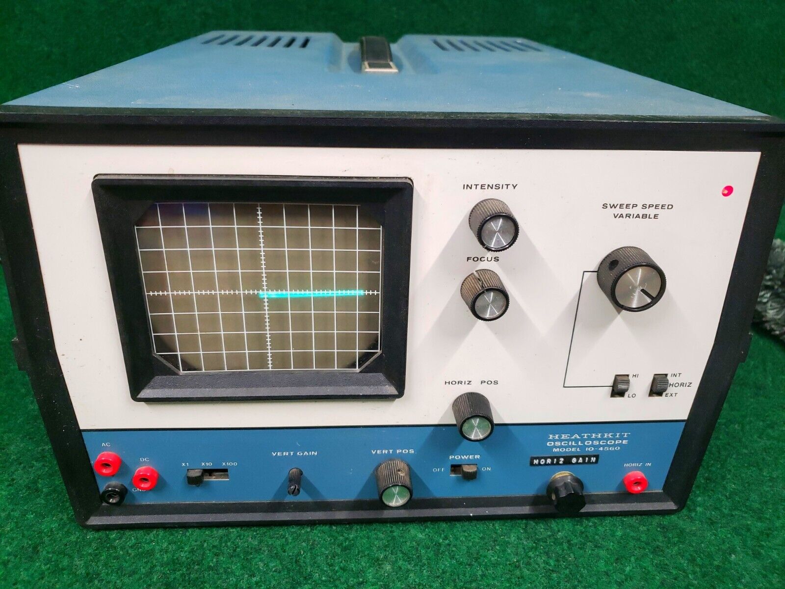 Vintage Heathkit Oscilloscope ET-3100